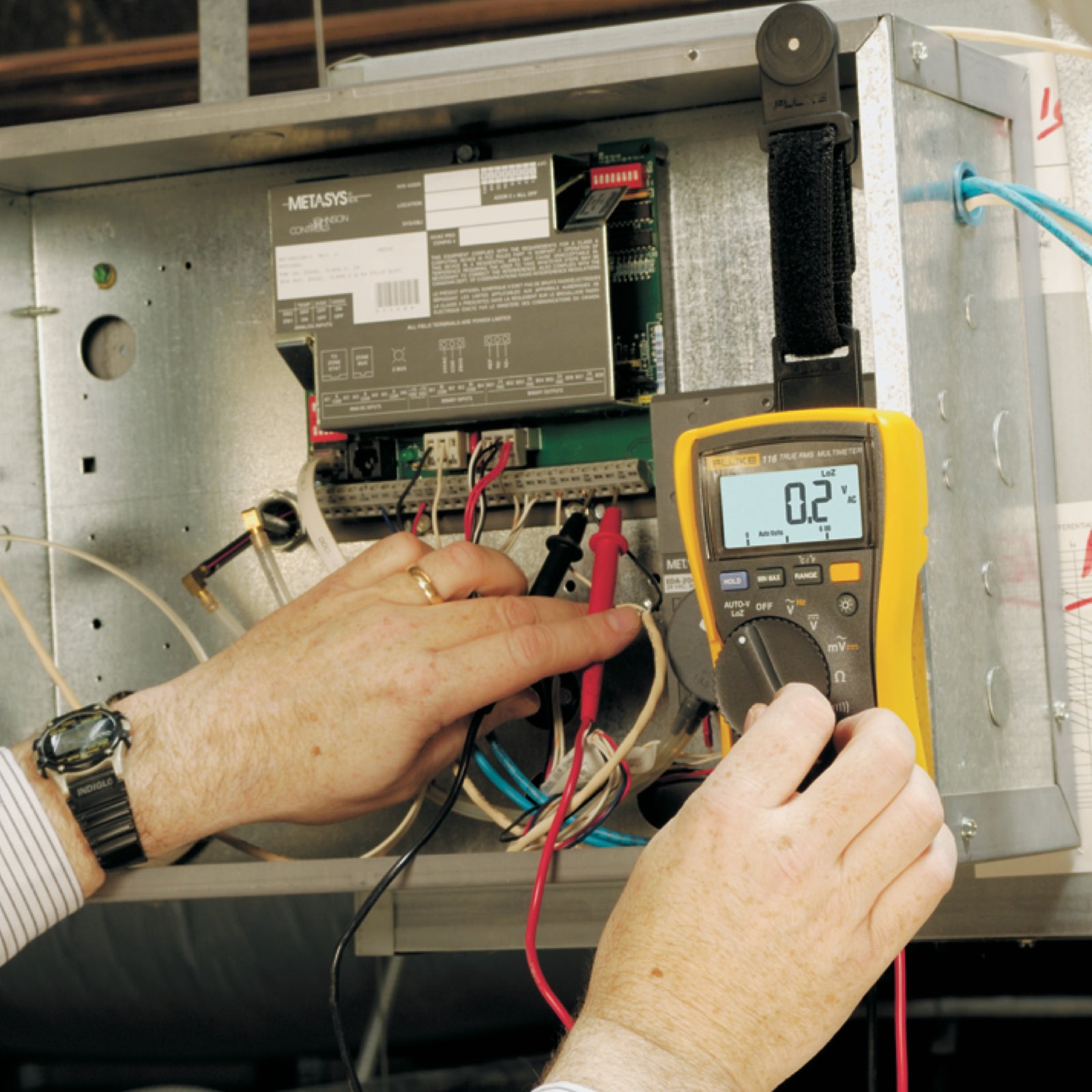 Fluke 116 HVAC Digital Multimeter with Temperature and Microamps